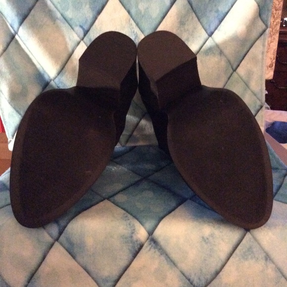 NEW in BOX. - Picture 3 of 5